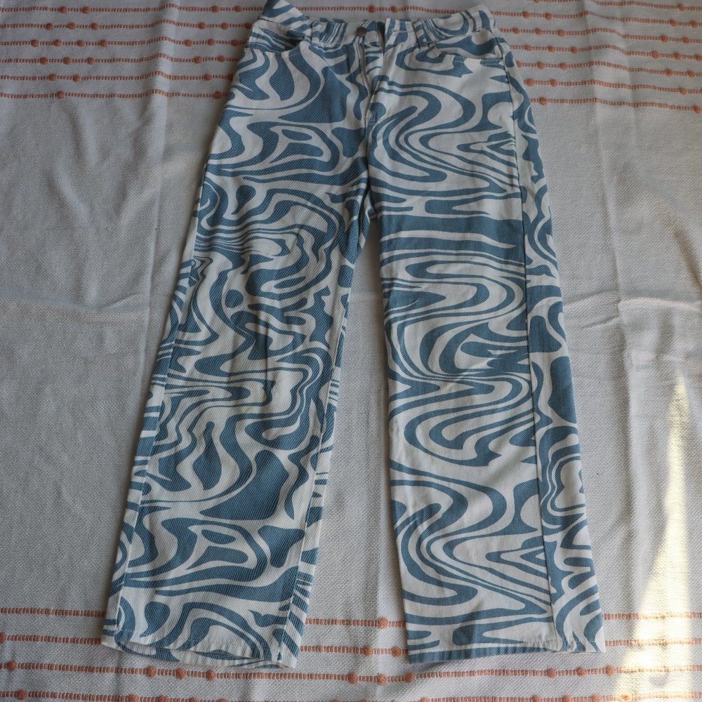 Swirly / baggy jeans (petite)